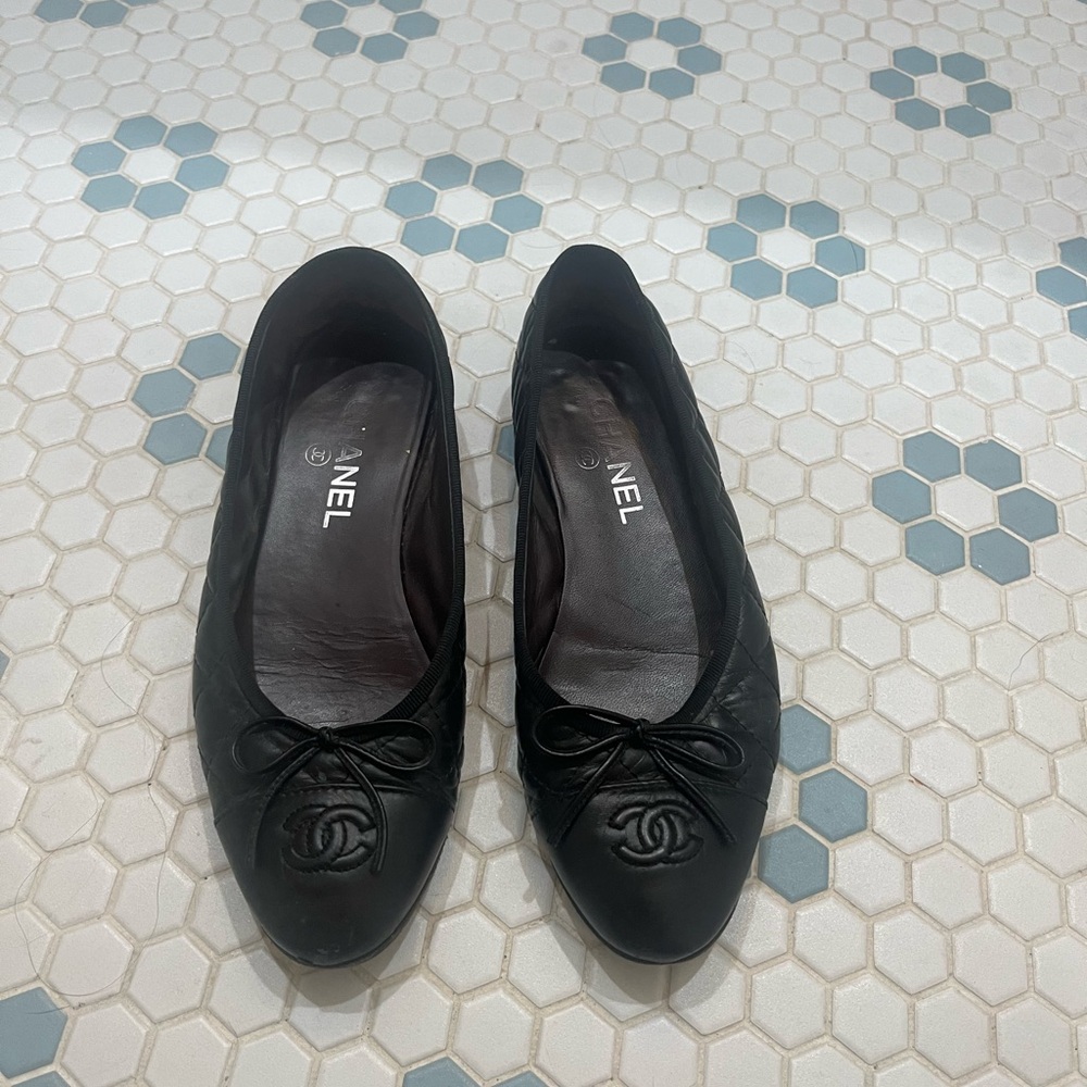 Chanel flats size 38 size 7 leather